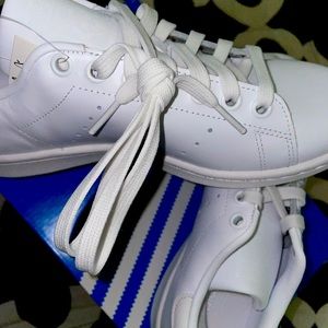 Women’s Adidas all white Stan Smiths / size 5 1/2
